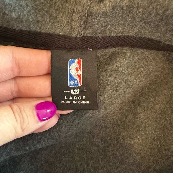 🐻 Authentic Memphis Grizzlies hoodie, size Men’s Large 🐻 - Picture 9 of 10